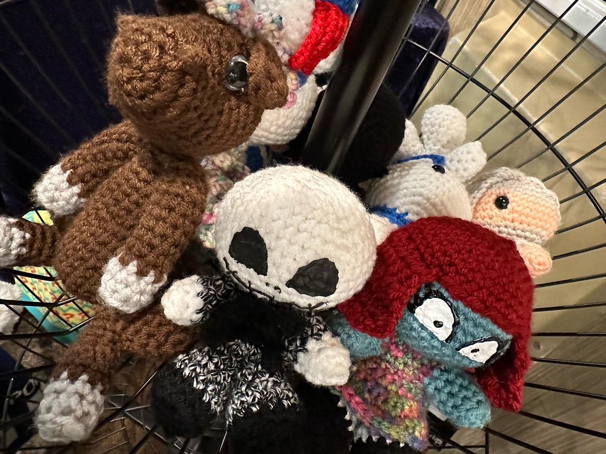 SDWhoCon's tweet photo. Vendor room is open till 6pm Friday and Saturday. Closes at 4pm on Sunday. Please stop by this weekend at the Handlery Hotel to support local small businesses (who also have really cool geeky themed items). #SDWhoCon #SDWhoCon2022 #WhoCon #Vendor #Vendors #SmallBuisness #Doctor https://t.co/W6djpTwirR