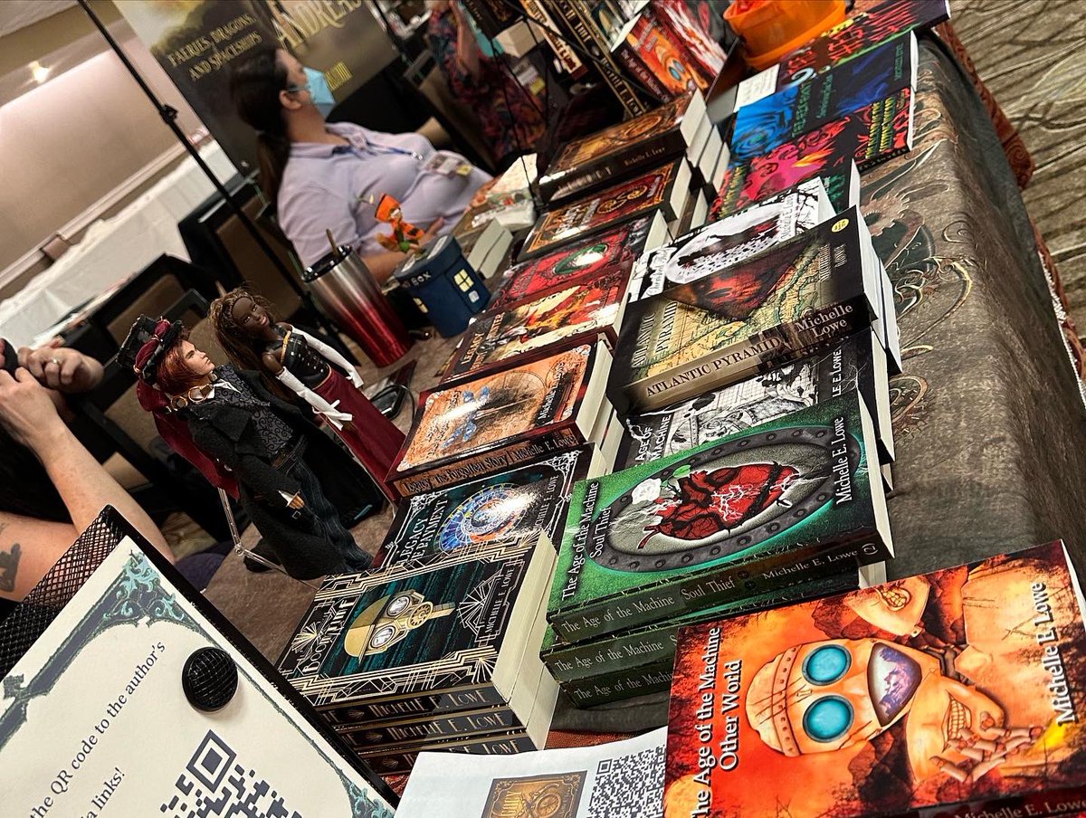 SDWhoCon's tweet photo. Vendor room is open till 6pm Friday and Saturday. Closes at 4pm on Sunday. Please stop by this weekend at the Handlery Hotel to support local small businesses (who also have really cool geeky themed items). #SDWhoCon #SDWhoCon2022 #WhoCon #Vendor #Vendors #SmallBuisness #Doctor https://t.co/W6djpTwirR
