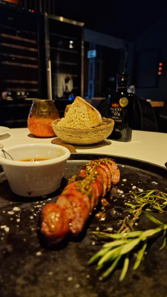 #AOVE Premium de variedad de aceituna #Arbequina <a href="/Olivapalacios/">Palacio de los Olivos</a> 
🐄La Vaca Argentina 🐄
📍Ventura De la Vega, 3. 28014, Madrid