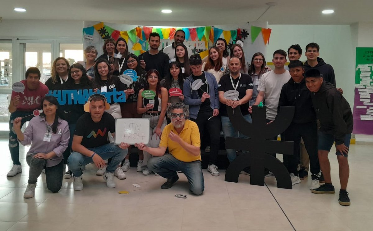 UTNChubut's tweet photo. Parte del equipo que hace #UTNAbierta. Aplauso para ellos y ellas que trabajan para ofrecer lo mejor de nuestra casa en este día... y todos los días del año. El ♥️ de la #FRCh late fuerte. https://t.co/mvbvimkiGS