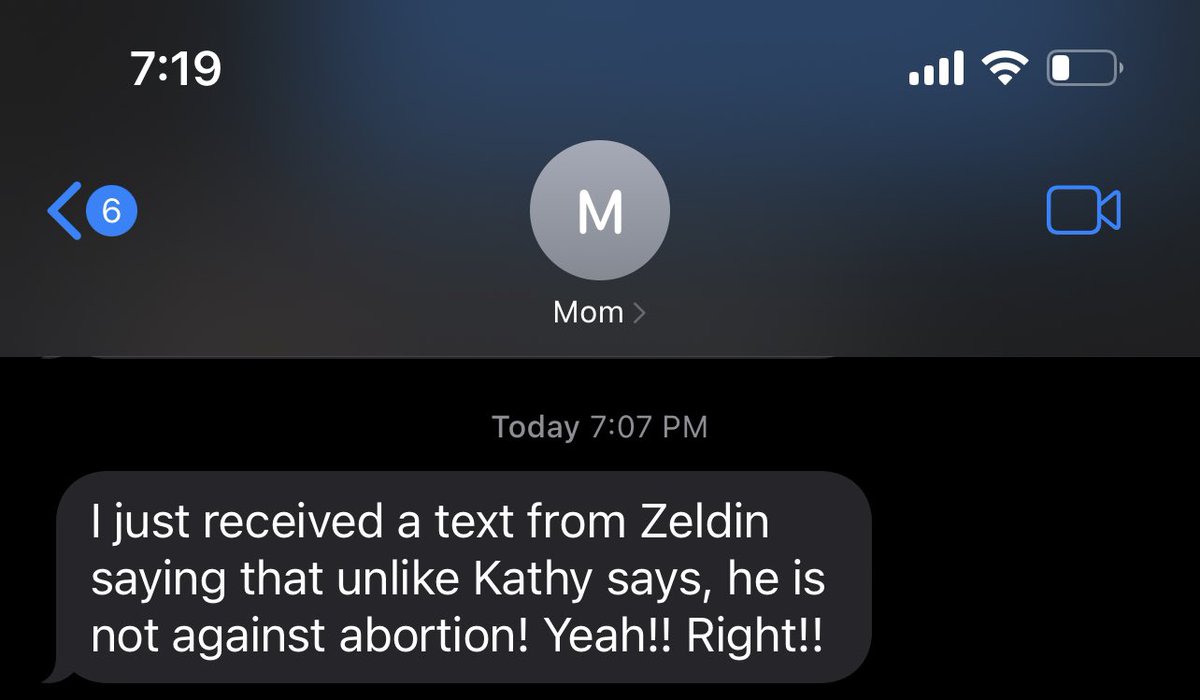 JeffLewisNY's tweet photo. Sorry Lee, Mom’s not buying it!! 🤥 https://t.co/yX5tu8sTTJ