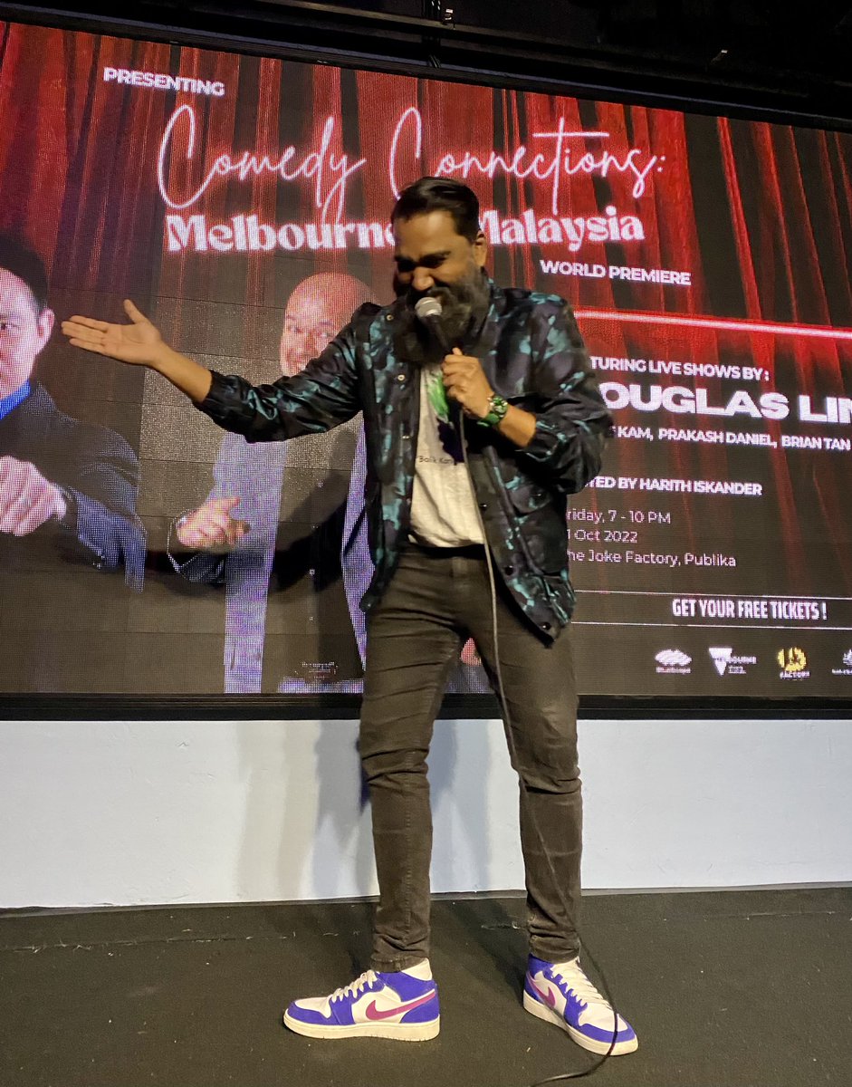 AusHCMalaysia's tweet photo. Those who laugh together, last together! Thanks @HarithIskander &amp; team at the @JokeFactoryMY for helping us launch last night a showcase of Malaysian comedians at the Melbourne International Comedy Festival.
Lots of laughter, celebrating 🇦🇺&amp; 🇲🇾 shared love of comedy! https://t.co/nALK7VL9qL