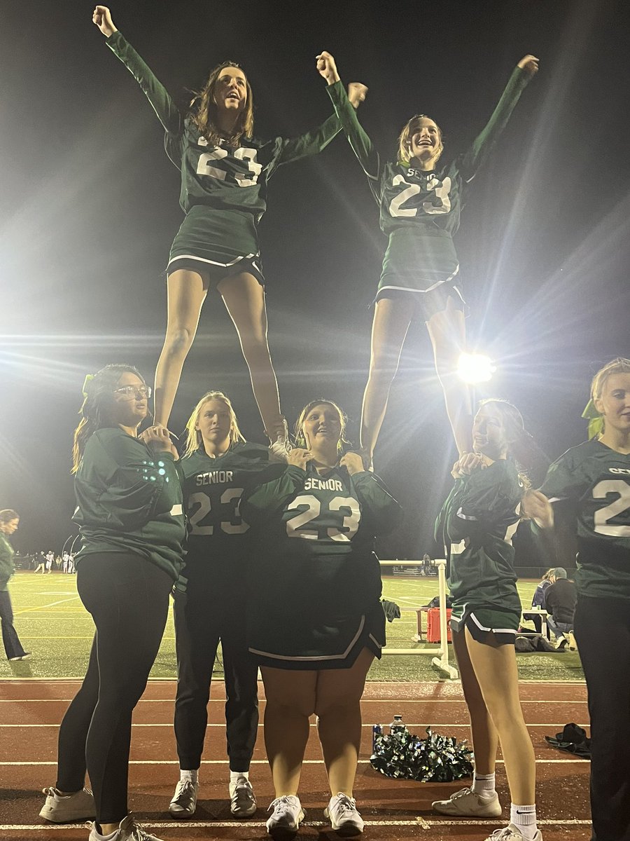 OhsVarsity's tweet photo. Here we go, seniors! Here we go! @OlivetSports  #EagleNationPride https://t.co/I2veFgCJrQ
