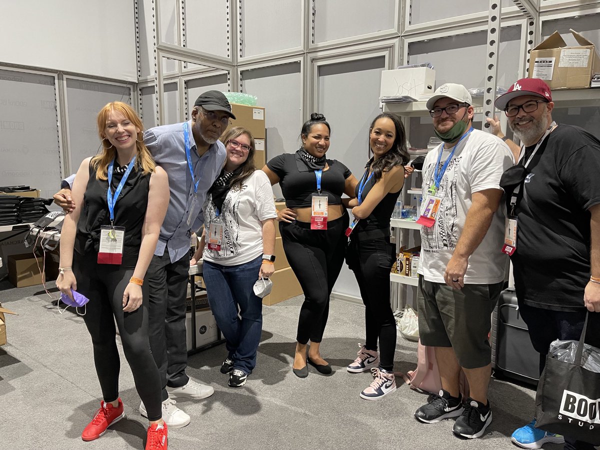 mdworld's tweet photo. The good folk ⁦@boomstudios⁩ hanging with the MOTU. The day after a hard night for me. Seldom have I met a bunch of people so cool right off the bat.
I do have to admit having all the women fight over me was so HOT then I woke up. https://t.co/C04m955x0b