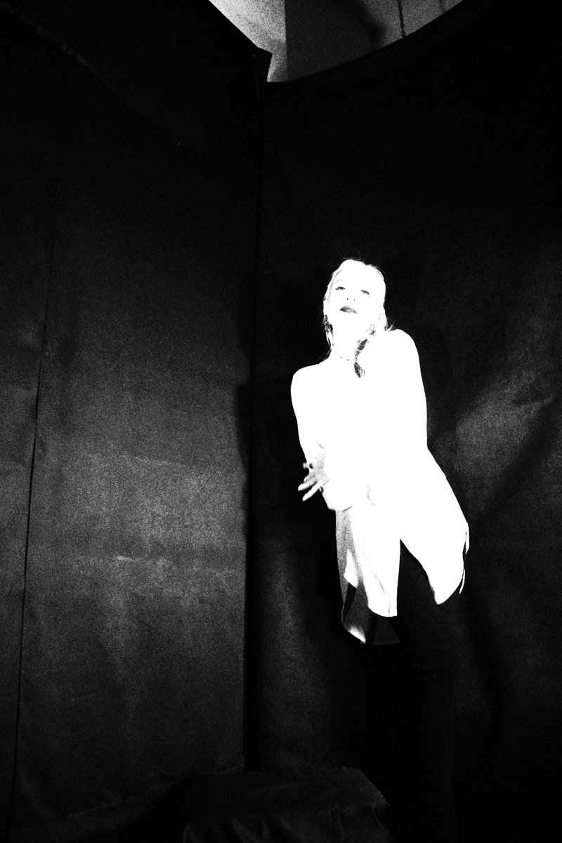 PRIMADONNAPop's tweet photo. I will prophet too mu. 

#GLO👠🌎☮️🕊️ 
**~🍎🍎Vvv🌿🌿~**. 
NEW WORL 🌐🌐OR🌐🕊️🌐.  SWEE LIEU https://t.co/VLCYlRhySN