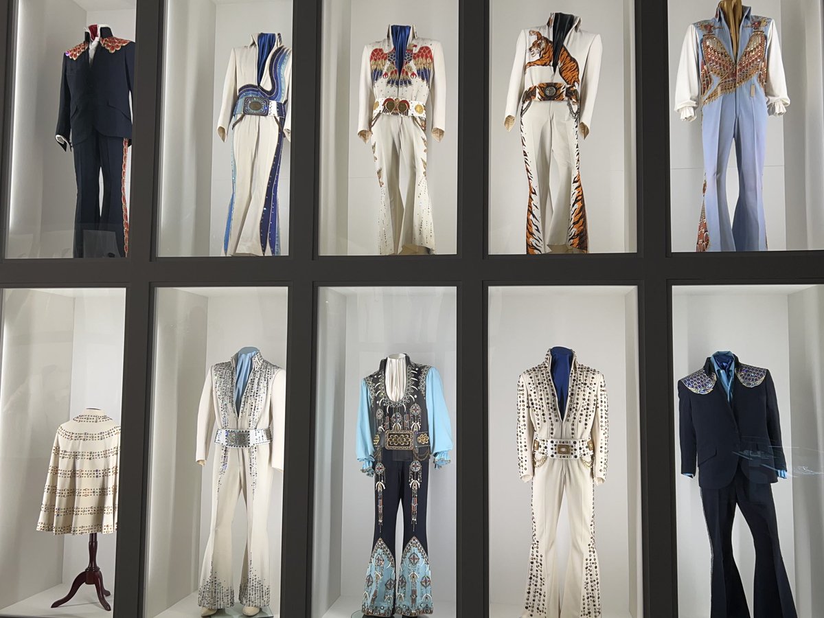 #aurorahuskies I really think we need an Elvis jump suit day for homecoming next year. So many possibilities!