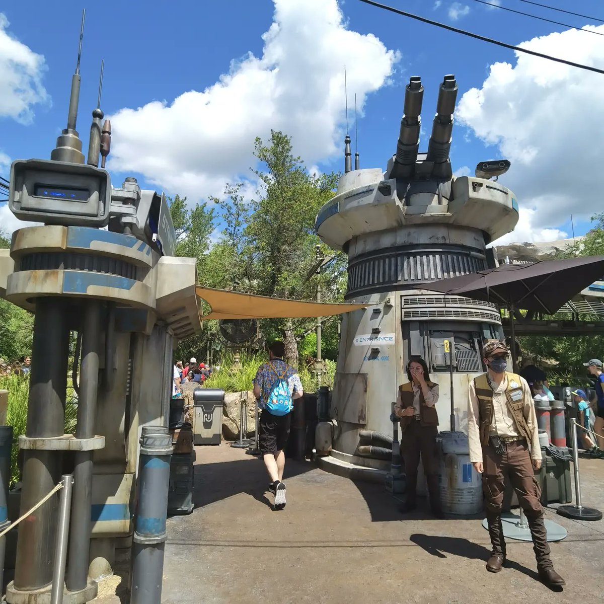 MoVernie's tweet photo. The Disney's Hollywood Studios VIP Tour during #IPW22 was such an incredible experience.
The #StarWars Galaxy's Edge is so detail & real. The #MilleniumFalcon looks amazing!
@ustravelipw
#IPW #TravelConference #disneyshollywoodstudios #vip #viptour #galaxysedge https://t.co/dNmOhHGywt