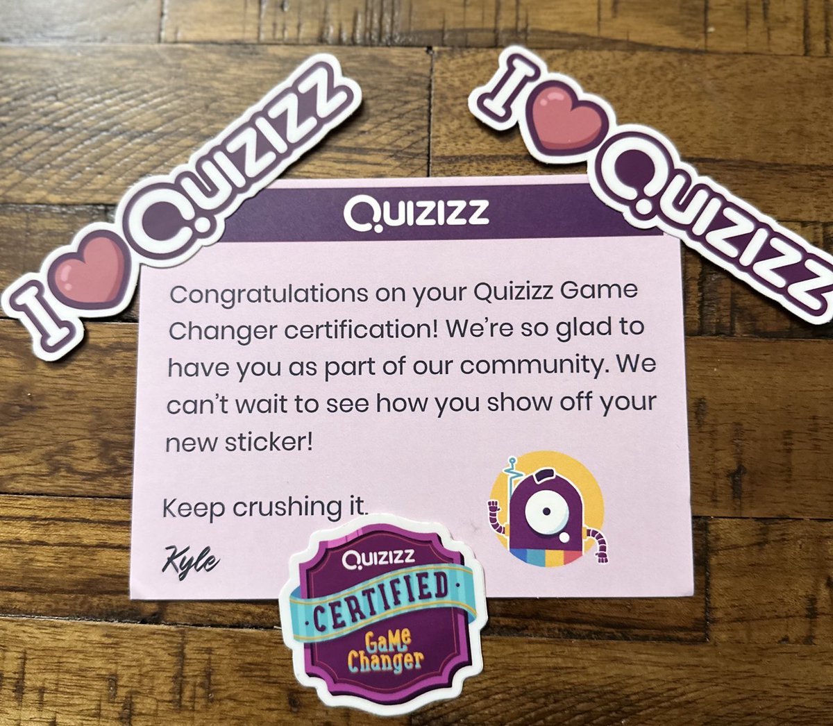 Thank you ⁦@quizizz ⁦@KyleNiemis⁩ who doesn’t love swag😍💜 #edTech