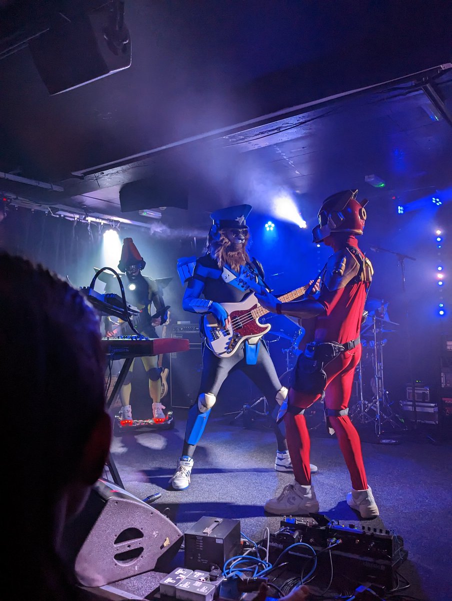 ThatOneCuteFish's tweet image. @TWRPband in Leeds tonight, absolutely amazing 🎵