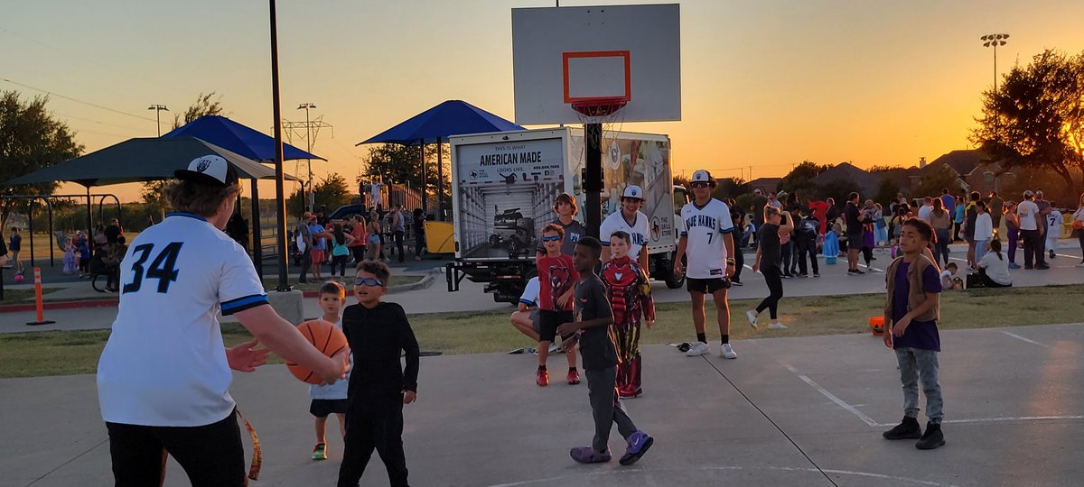 Love seeing Blue Hawks give back! <a href="/RockHillHS/">Rock Hill High School</a>