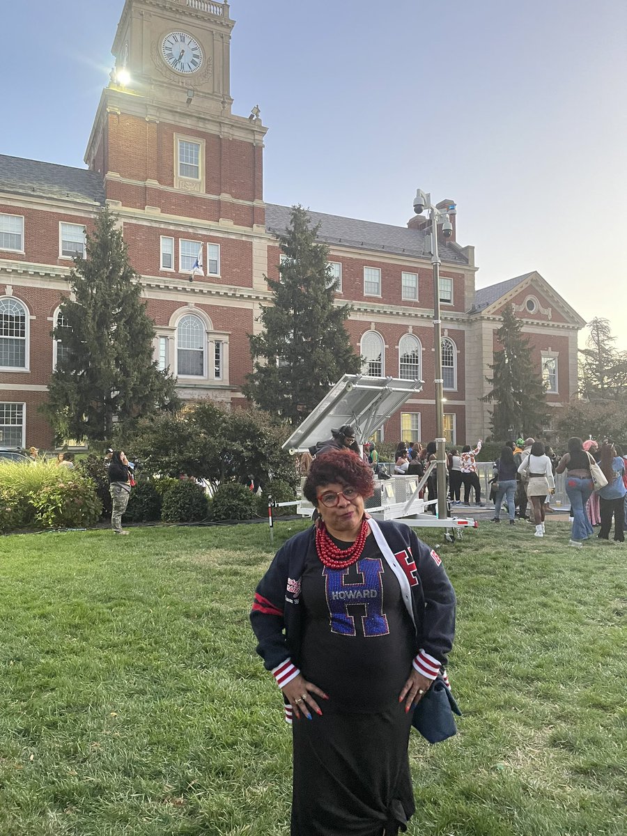 LovelyLainee's tweet photo. I’m so glad I went to Howard U! #howardhomecoming #howarduniversity #HU1867 #howard1867💙❤️ #howard1867alumni #howardhomecoming2022 #howarduniversityalumni #howarduniversityhomecoming #howardualumni #howarduniversitygrad #howardgirls💙 #howardgirlsrock #howardgirl4life https://t.co/jMyGqyIdC5