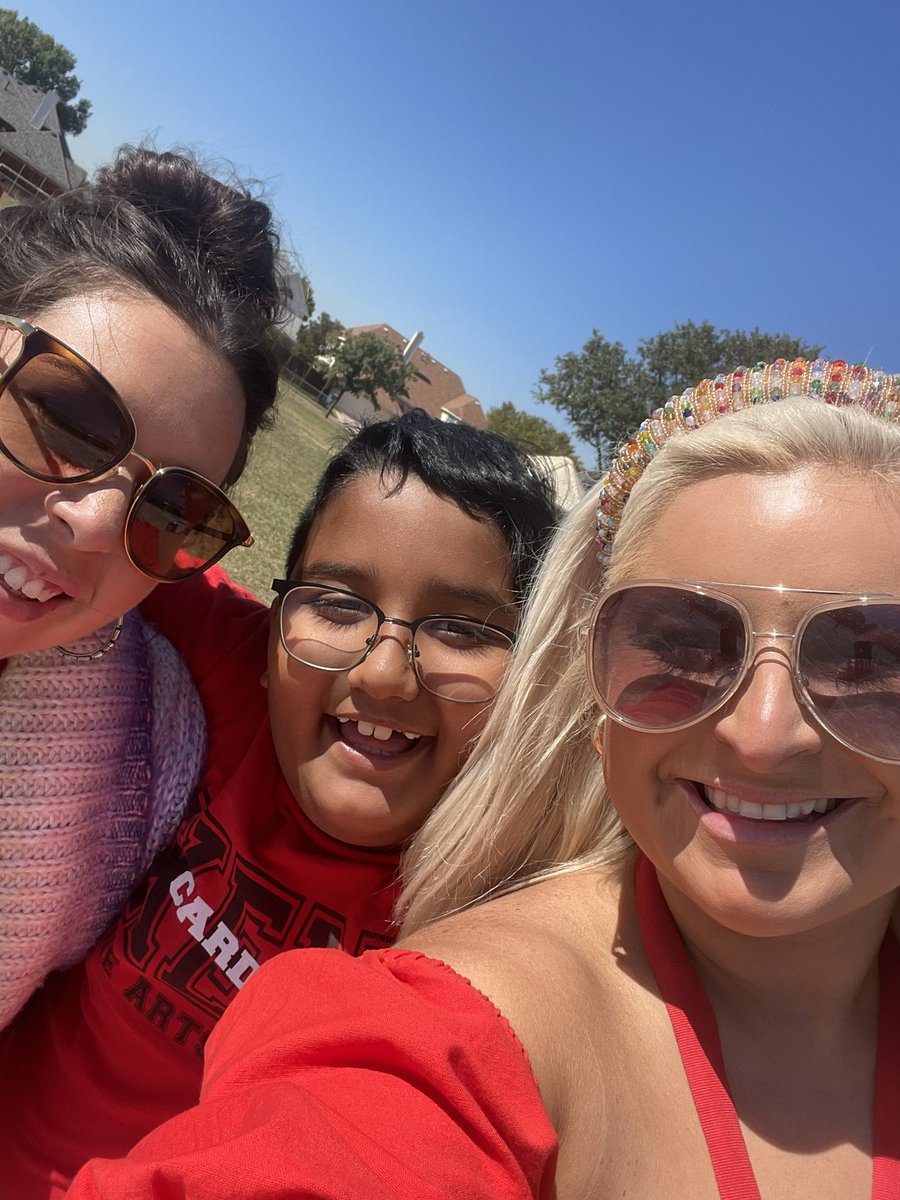 Laura L'Huillier Frazier tweet media