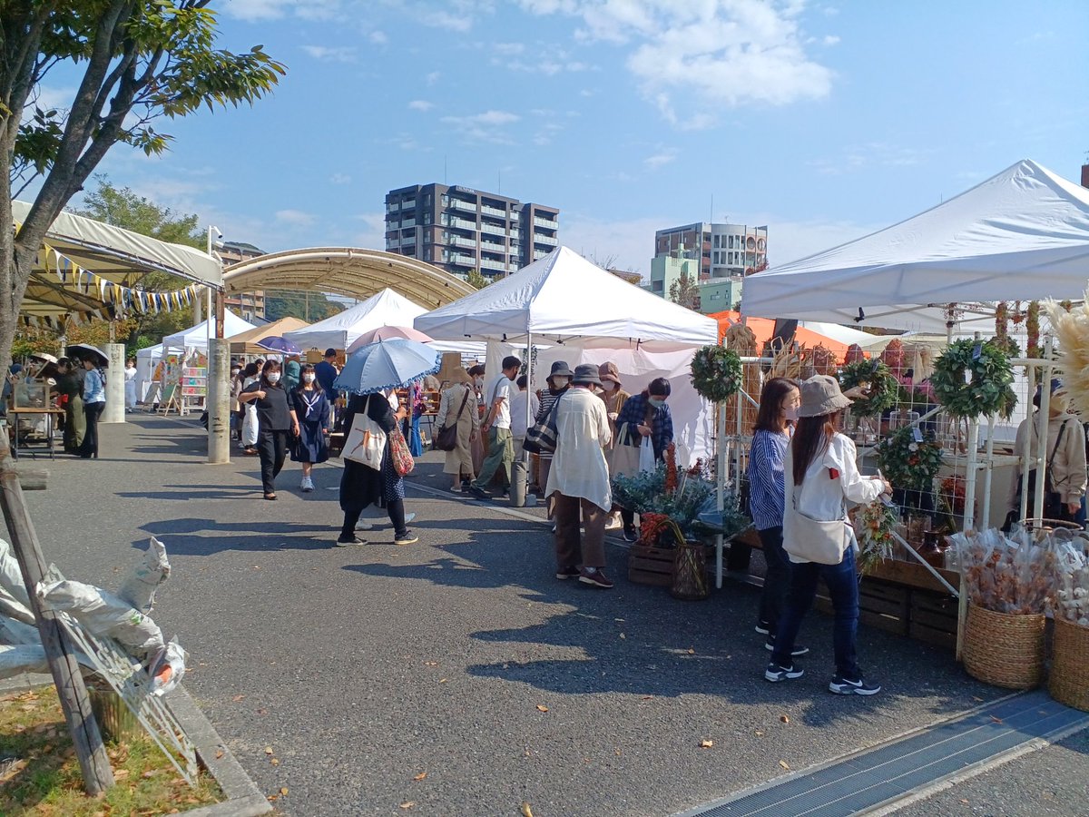 marukenramen's tweet photo. おはようございます。

本日10/22は、門司港レトロで丸拳ラーメン営業をいたし��す。  

今日は、マルシェも行われている門司港レトロです。、

ということで、今日も、元気にラーメン作りまーす。

あなた様のお越しをお待ちしております! https://t.co/p2mzOv1j0F