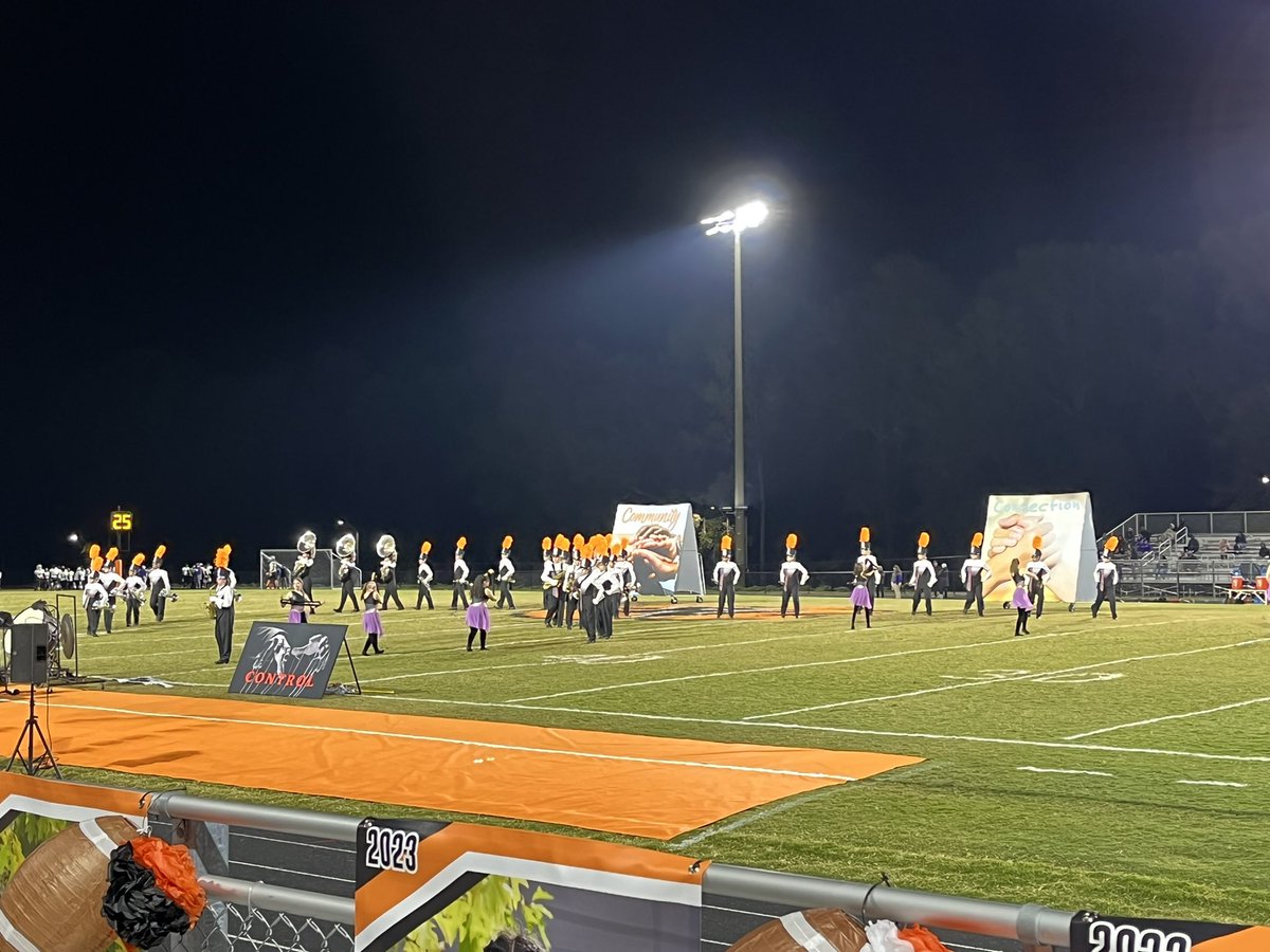 ArtsFvhs's tweet photo. FVHS performing arts under Friday Night Lights! @fvbengalbands @FVHSDance @ChoirCole @fvhs_theatre #goteam https://t.co/Xiu9yP2K62