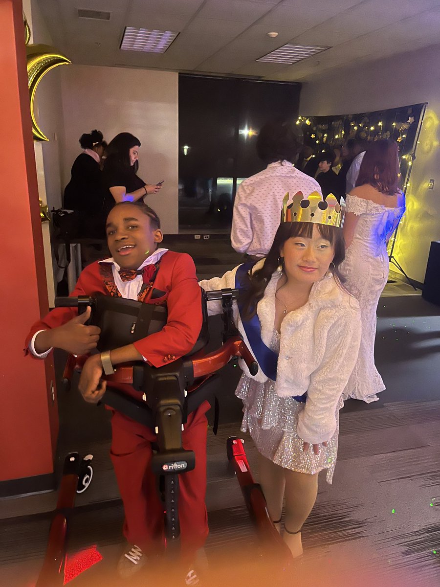 gashwo21's tweet image. CodeRVA homecoming was 🔥🦖🔥 @CodeRVA1 Thanks to everyone who came out! #WeAreCodeRVA @klgcoderva @MrPowerSchool