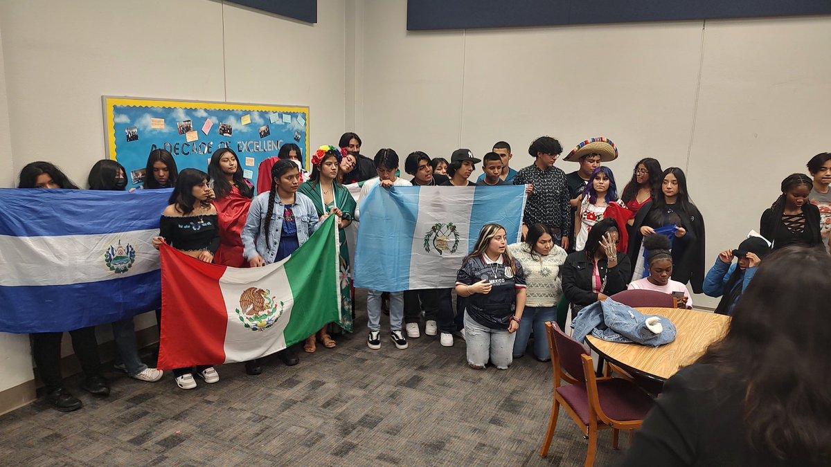 anella_young's tweet photo. Our scholars did great at the SAHS Hispanic Heritage Celebration🎉
#SAHSHispanicCommunity https://t.co/1igMZL8w1c