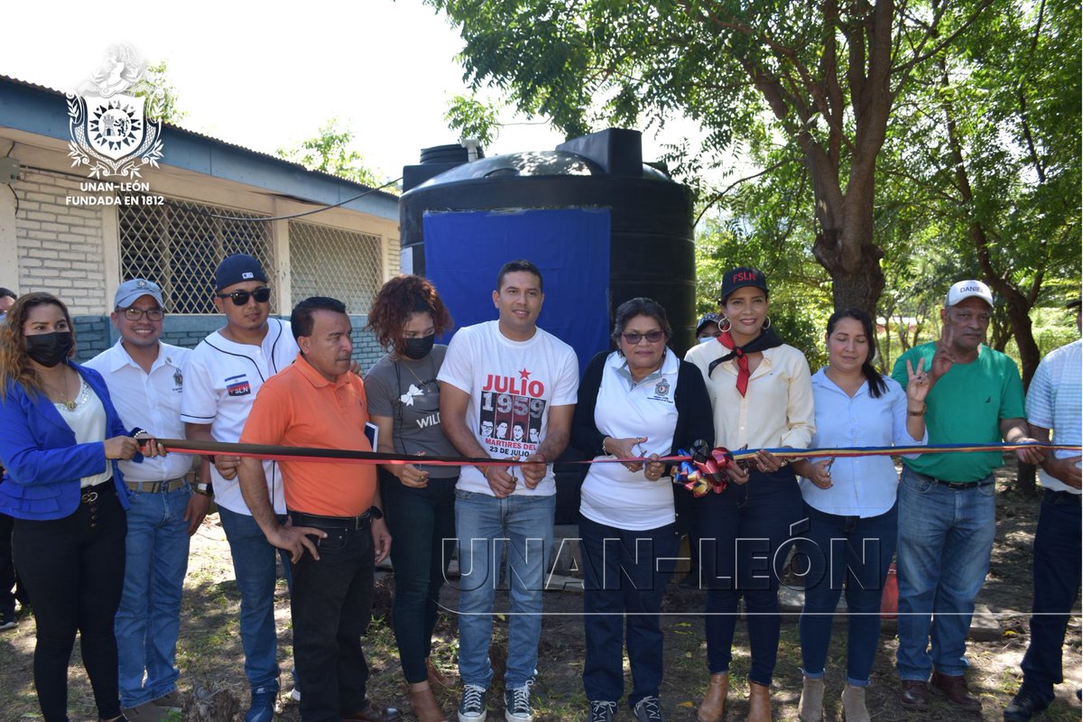 Nuestra Rectora Almarina Solís, junto a las autoridades universitarias y municipales, realizó la entrega de mejoras en la red de abastecimiento y reserva de agua potable.
#Nicaragua #UNANLeón