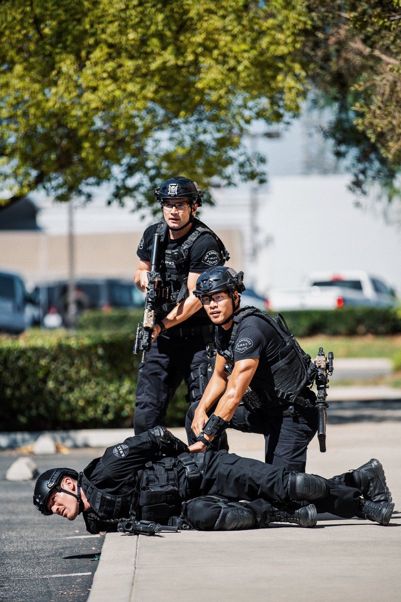 The boys are back in LA tonight! Let’s go! @swatcbs 👊🏽💥 #SWAT