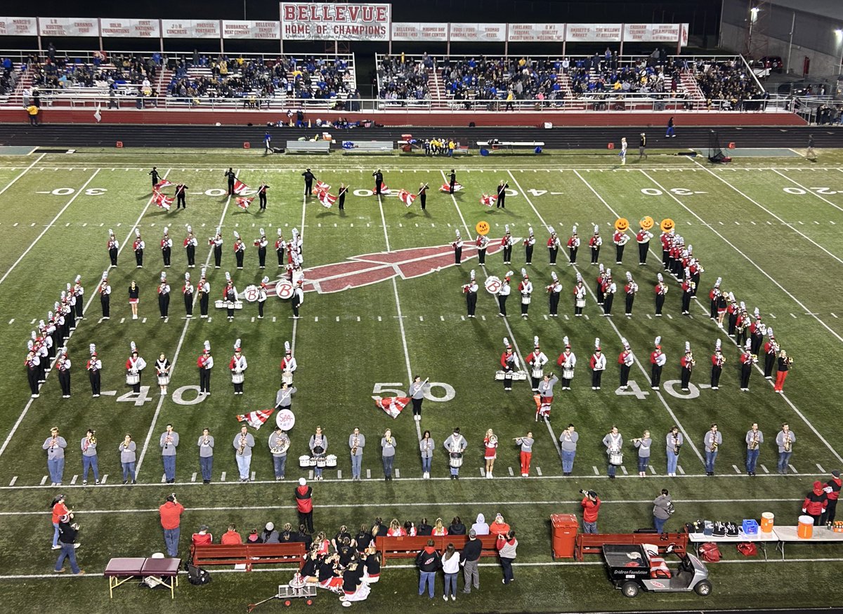 BHSRedmen's tweet photo. Congratulations to our 24 senior marching band members and thank you! Excellent show #BRMBPride 🅱️🎶❤️ https://t.co/liiiPMZvVR