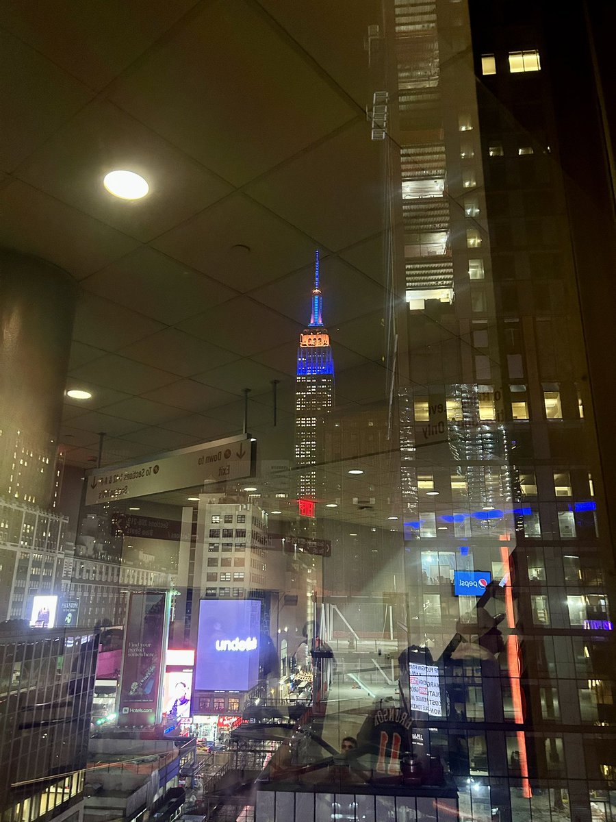 ghoffman29's tweet photo. #NYKnicks home opener at #MSG Let’s go Knicks 🏀 https://t.co/CiHH7CKmuB