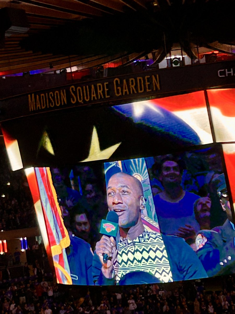 ghoffman29's tweet photo. #NYKnicks home opener at #MSG Let’s go Knicks 🏀 https://t.co/CiHH7CKmuB