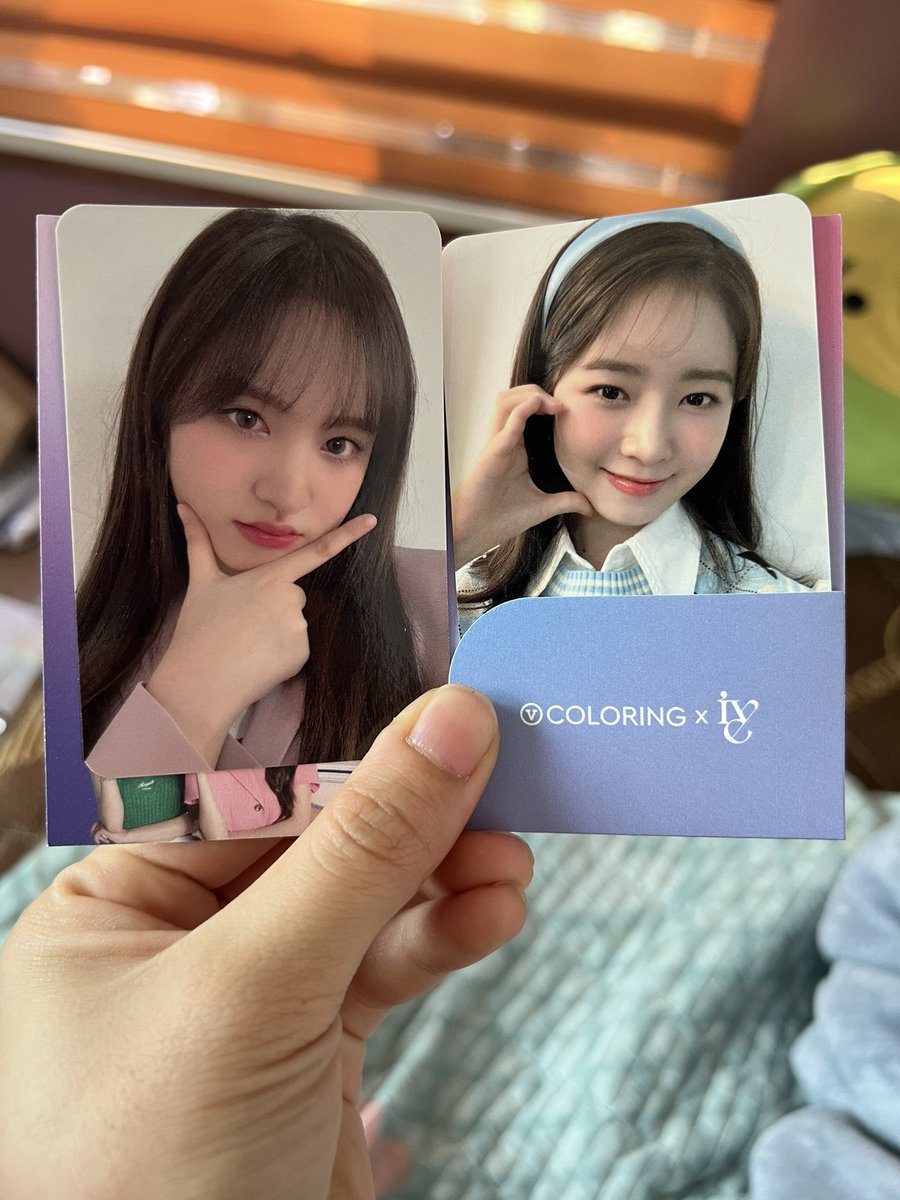 __chaekku's tweet photo. 어제 온 V컬러링 당첨 아이브 포카

리즈 레이 :) https://t.co/LzrF4PGTvk