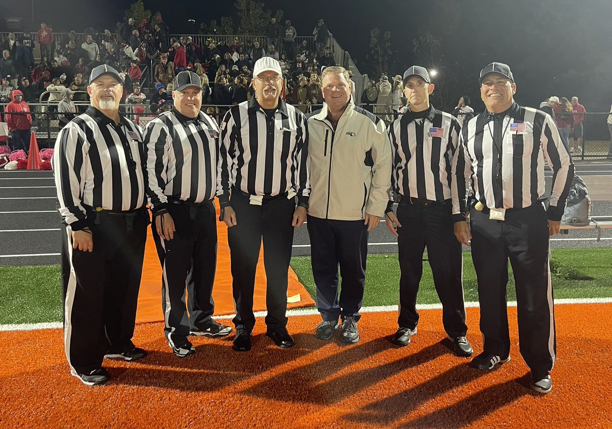 Thank you Football officials. At North Attleboro vs Taunton. @MIAA033 @Taunton_Schools @DanaPappasNFHS