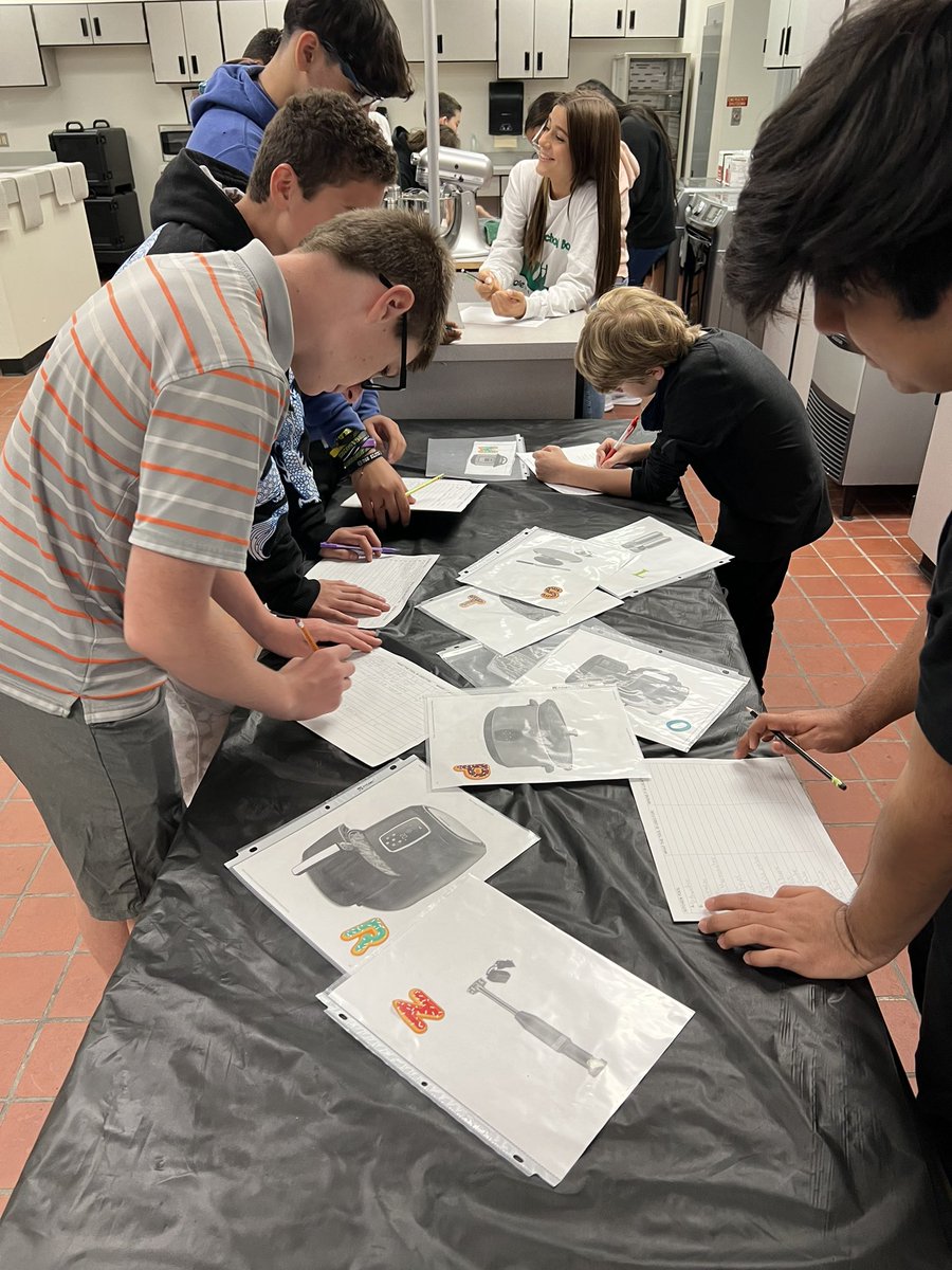 wkmcateer4's tweet photo. @DMSTIGERTWEETS Culinary students explored the purposes of small kitchen appliances today in class.  Predicting and verifying are key parts of inquiry.  @chadefrazier @ErikaWiggins16 @CTEmarion @BenWhitehouse98 https://t.co/tqsilxX8wr