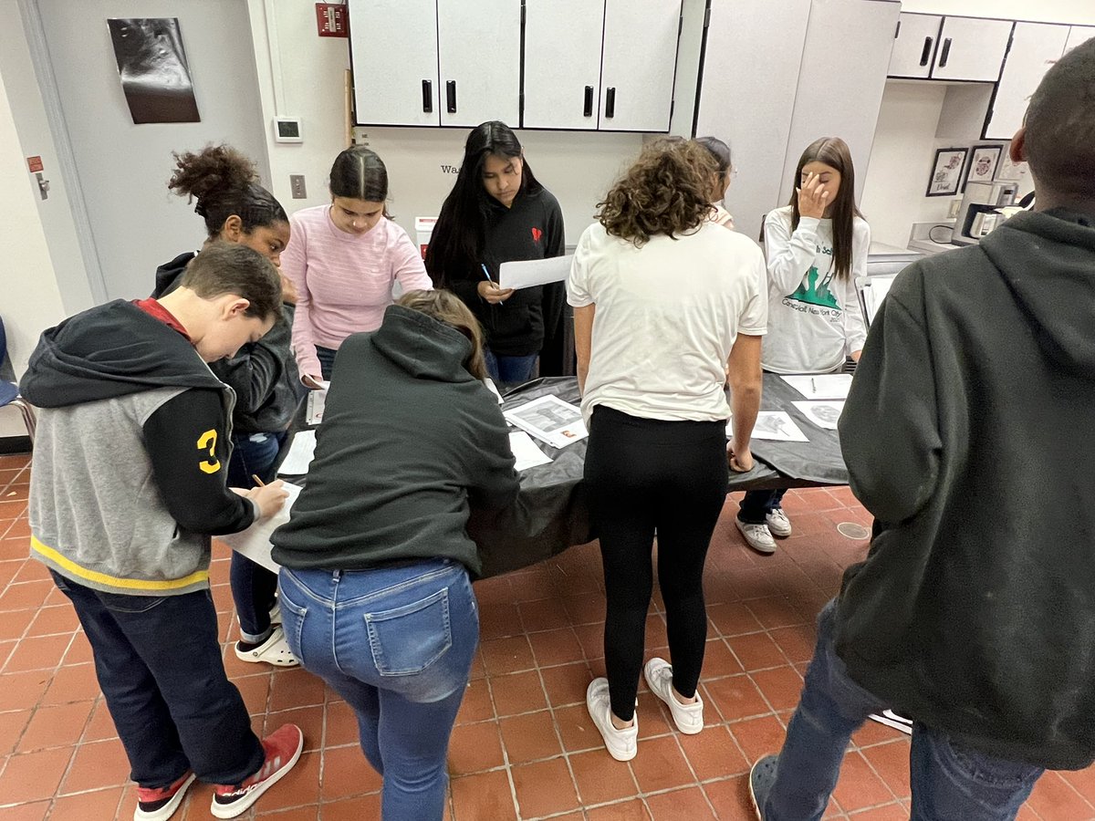 wkmcateer4's tweet photo. @DMSTIGERTWEETS Culinary students explored the purposes of small kitchen appliances today in class.  Predicting and verifying are key parts of inquiry.  @chadefrazier @ErikaWiggins16 @CTEmarion @BenWhitehouse98 https://t.co/tqsilxX8wr