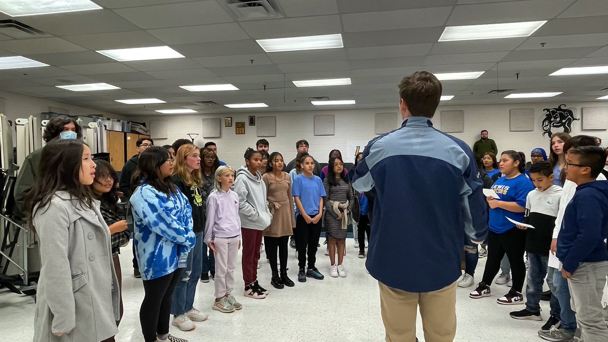Crestwood Chorus students joined Lewis HS, Key MS, and Lynbrook ES singers in performing the national anthem at tonight’s football game. <a href="/CrestwoodElem/">Crestwood Elementary School</a>
