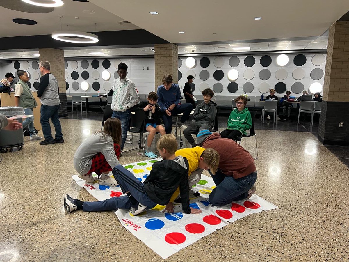 Harbor Lights Middle School tweet media