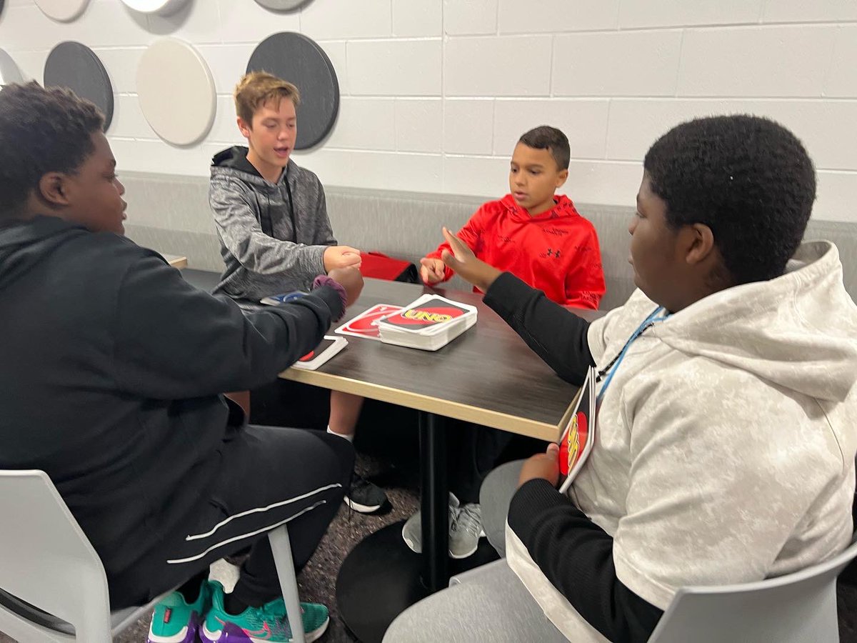 Harbor Lights Middle School tweet media