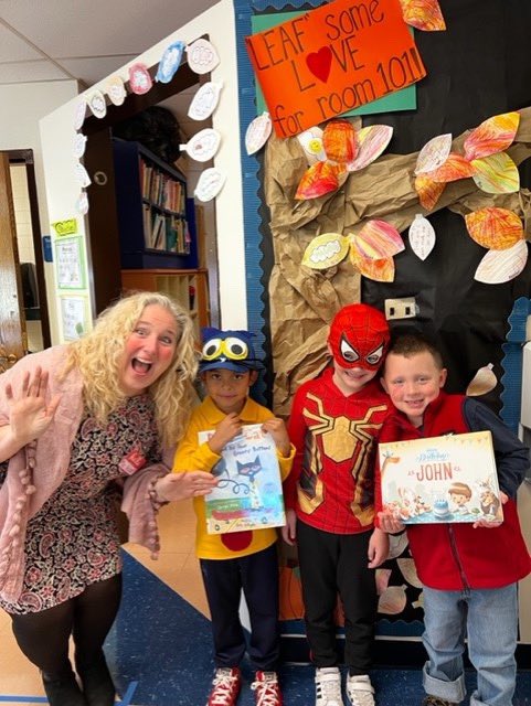 GWElem_WP's tweet photo. What a bunch of characters! No really…it’s dress like your favorite character day @ GW! Check out these awesome characters and stories! #GWpride #WPPROUD @DrJosephRicca @wplainsschools https://t.co/vSvZvkRGlI