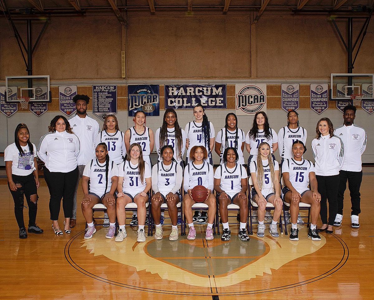 HarcumWBB's tweet photo. 2022-23 Harcum Bears! https://t.co/Tje635uXs9