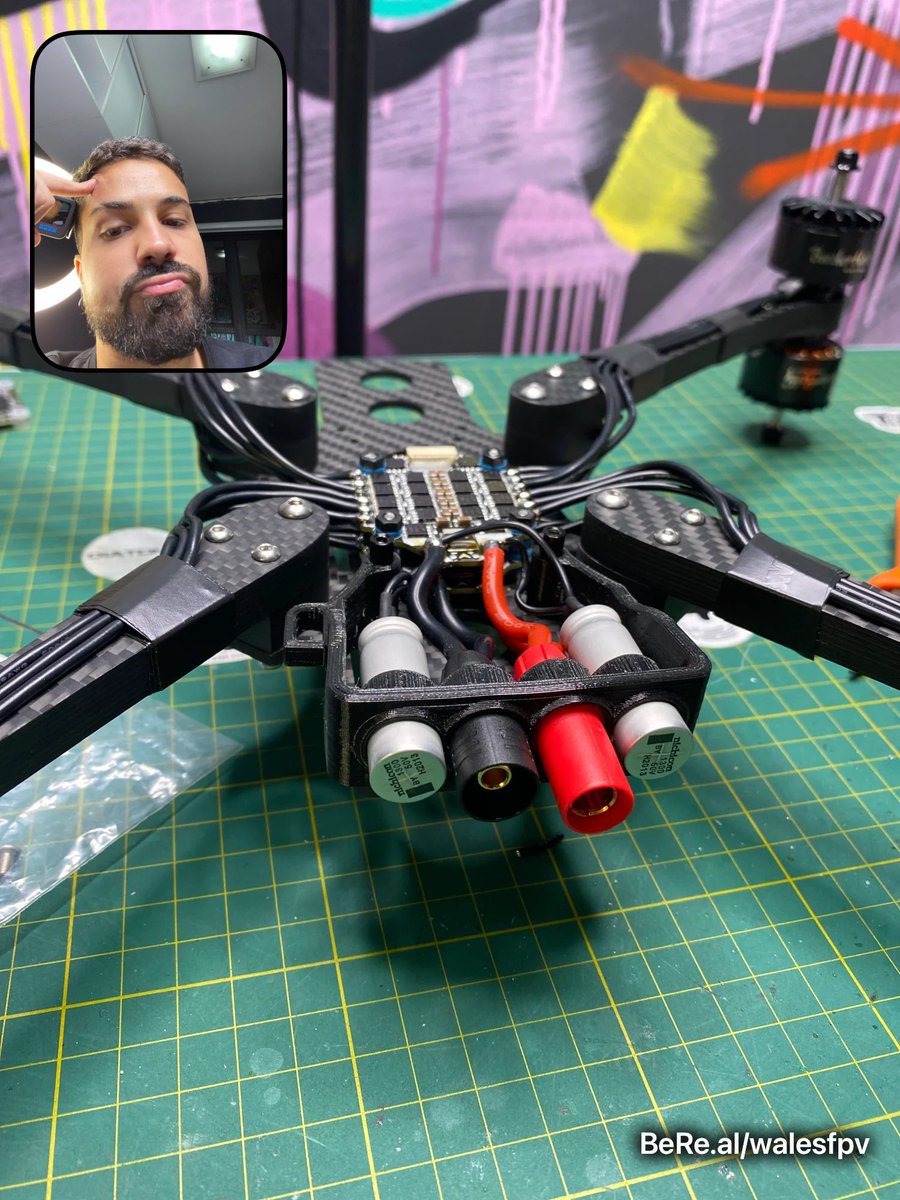 walesfpv's tweet photo. to montando um drone porradão que vai me trazer muitos frutos ❤️ https://t.co/bHkxpflpqm