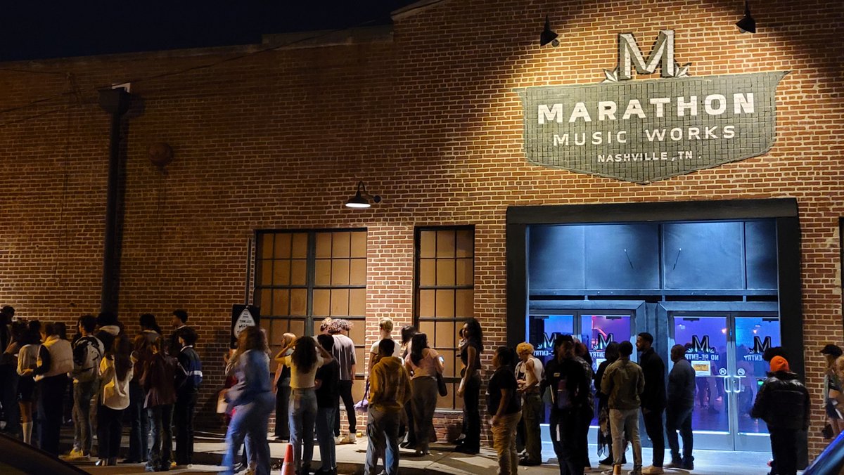 kennysmoov's tweet photo. In Nashville at @MMusicWorks for the #SteveLacey Concert! Line is crazy @rcarecords https://t.co/WG8qgyNDlW