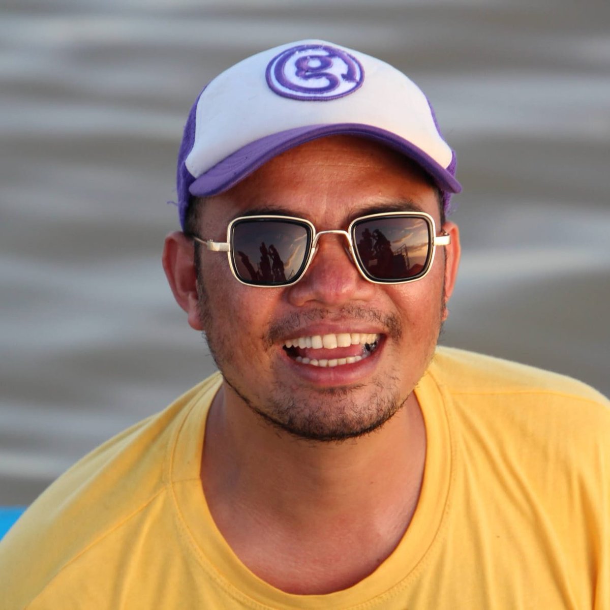 Chan_Roeurt's tweet photo. #NewProfilePic https://t.co/M2Y7szff6u
