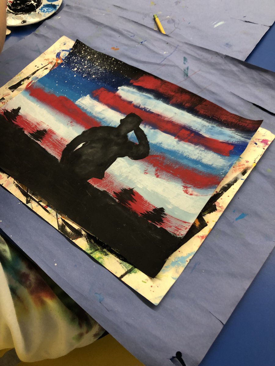 5th grade artists are focusing on Value for this patriotic project. Students learn value, in art terms, is the range from dark to light of a color (the sky graduation). But we also discuss the value of our freedom and the honor that Veterans deserve. 🇺🇸