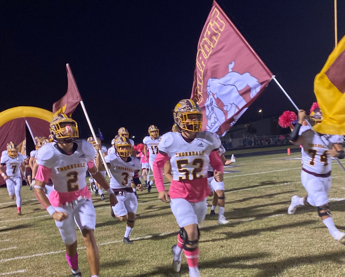 Rickyprep's tweet image. The @DogsThorndale Bulldogs have entered the building @statesman #centexpreps #txhsfb