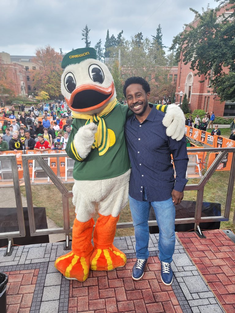 DesmondHoward's tweet photo. First thing he asked me was, "Where's Coach?" 😅 https://t.co/D9TGbFbYeB