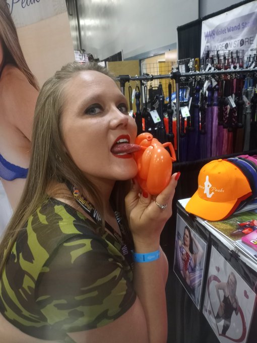 So many hot women licked my vulva tonight...  #VictoriaPeaks ... https://t.co/wwZ6TWJLm6<a href="/tag/victoriapeaks"class="tags"><span>#victoriapeaks</span></a>