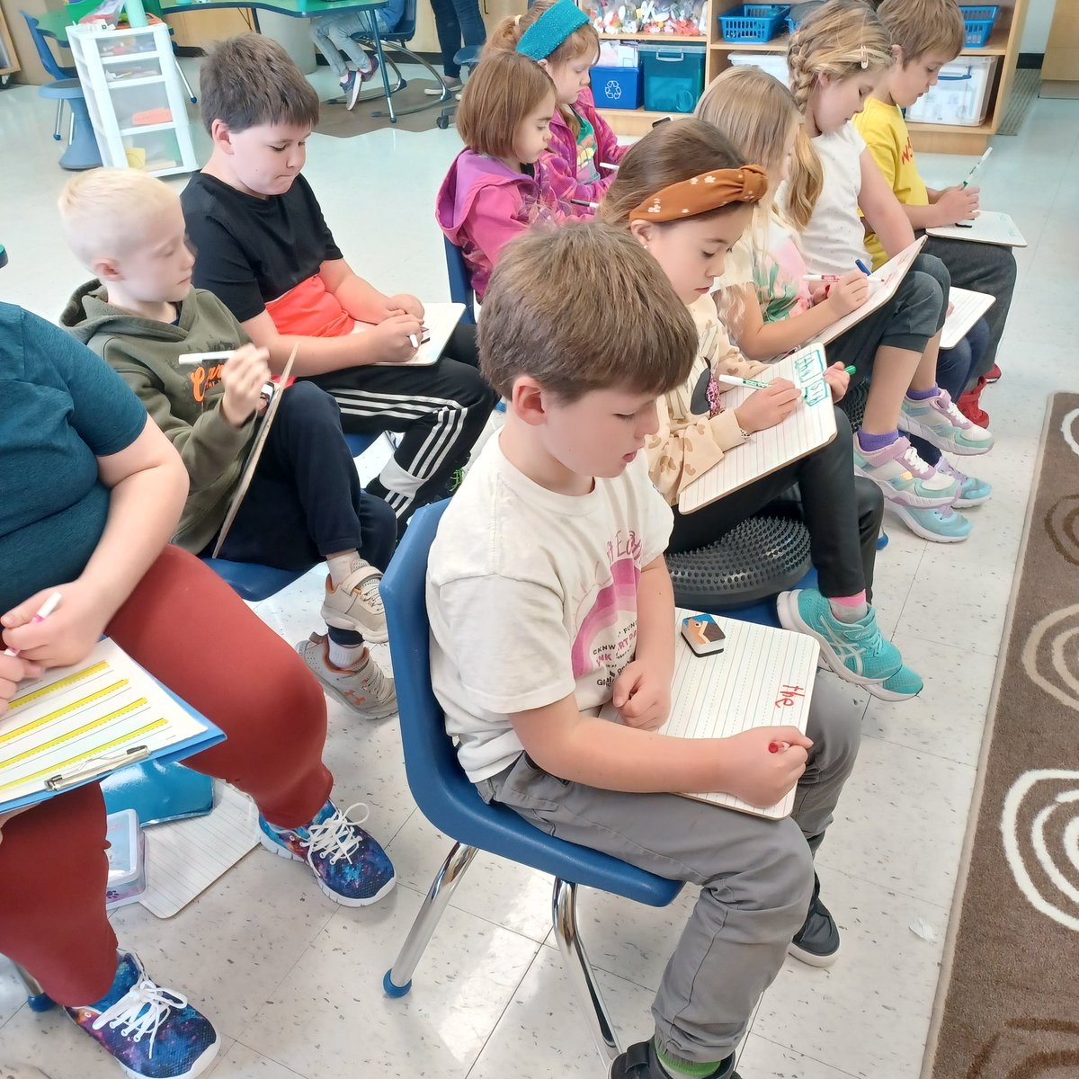 MrsAndersTeach's tweet photo. Who lโค๏ธves Heart Words?
We lโค๏ธve Heart Words!
These students are reading and spelling Heart Words like champs. "We remember the part that is learned by heart."
#donsch
#csd71
#literacy
#inclusion https://t.co/9DfL88wVHD