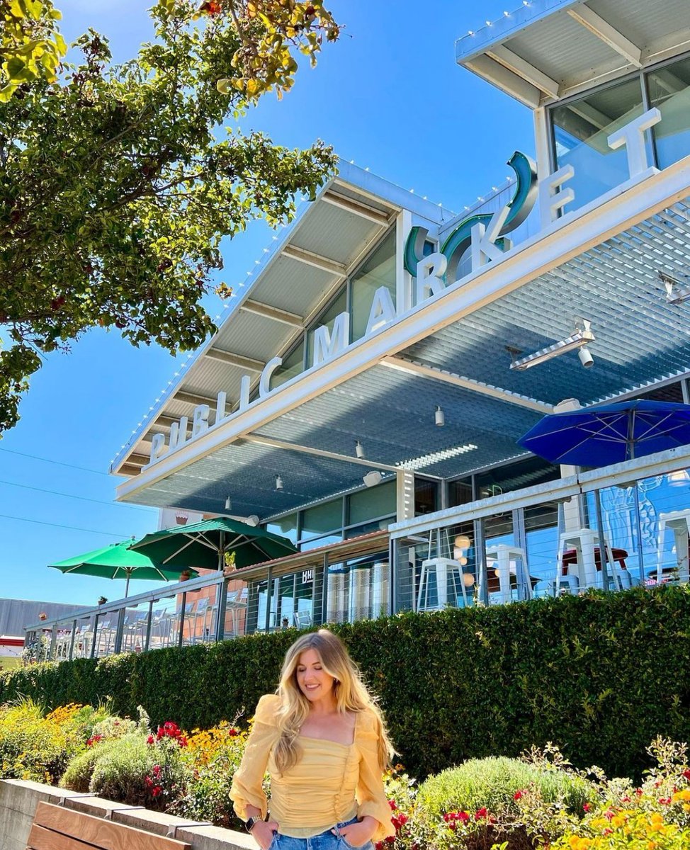 Your Downtown Napa vacation is not complete without a trip to Oxbow Public Market. Enjoy locally-sourced food and wine, crafts from local artists, and the opportunity to grab a cup of coffee.  📸: sothisisemm ➡️ fal.cn/3sX27