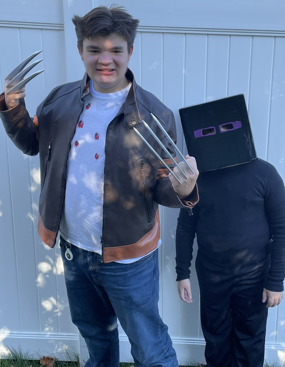 JessicaTurgeon's tweet photo. Halloween fun photos a week ish early (part 2) https://t.co/Ykw7w1O4Xd