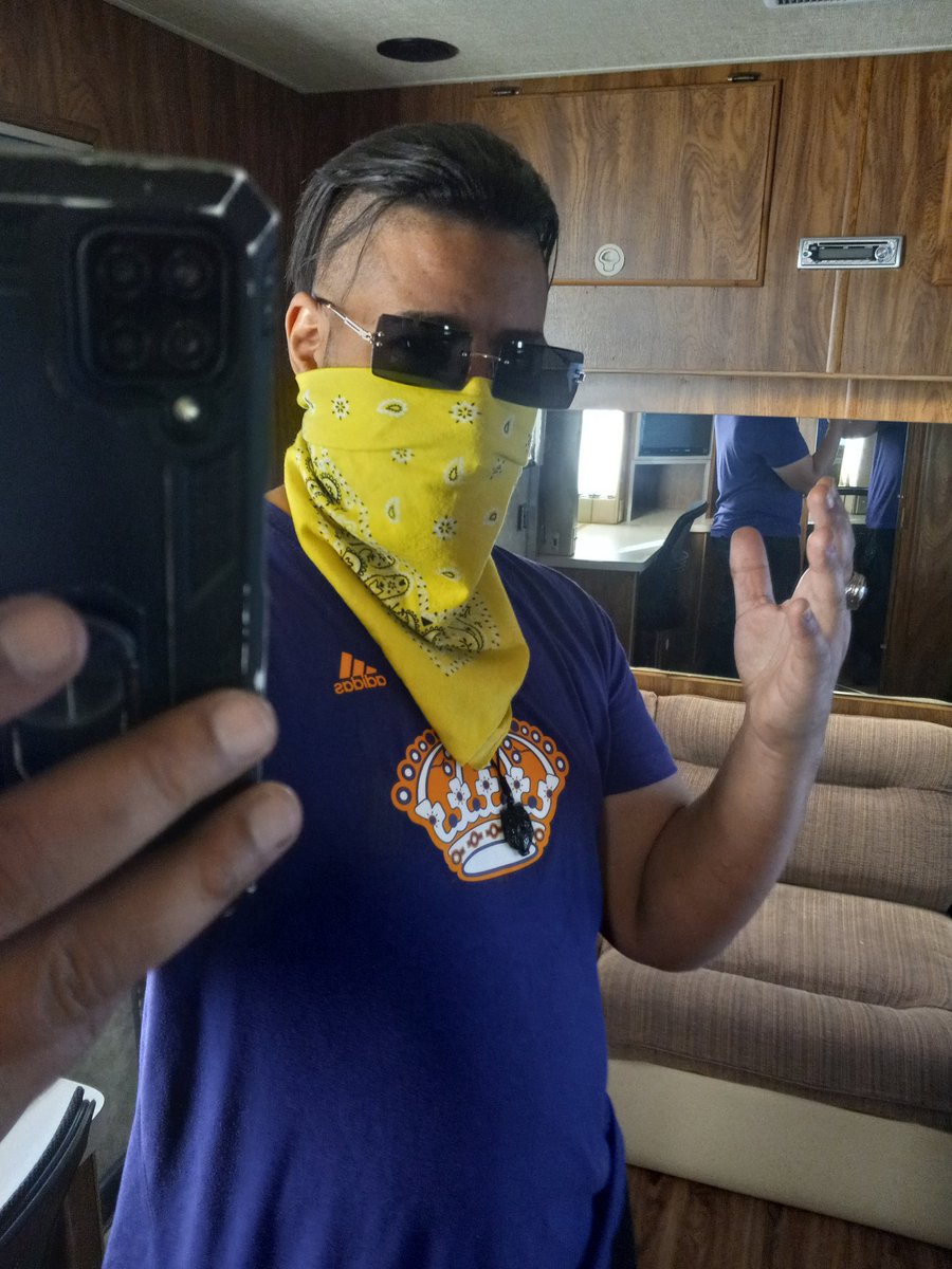 NFTStudio7's tweet photo. Someone complimented my OWL. Necklace while I was minding my #web3 business on #movieSet (in my personal #Web2 #HoneyWagon)
#Success #Hollywood #BlockBuster #Film #TheBroganAgency #Haterswillsayitsphotoshop #NMKR #Yepple #SAGAFtRa #GoKingsGo #MarsBirds https://t.co/Y7glbeWmFx