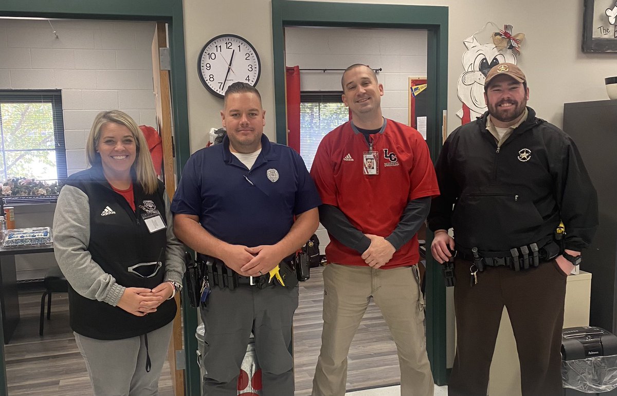 LMS_Bulldogs's tweet photo. LMS would like to say best wishes to Officer Greg Powers on his new position. We are so grateful for his work in the LC school system. https://t.co/8rxrIVllFi