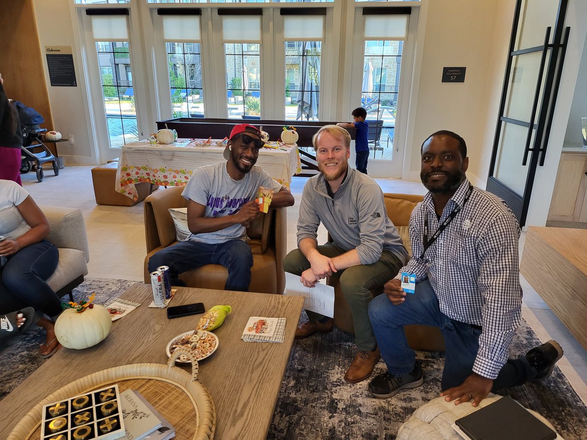 Channel Partnership at its best!  IHX &amp; ACC!  Amazing give aways from ice cream to items in a basket.  Teamwork to get #Broadband &amp; #Wireless at The Starling Apartment Community in Princeton, Tx. <a href="/chris_elery/">Chris Elery</a> @Kaayadam <a href="/NoboaBrittney/">Brittney Noboa</a>