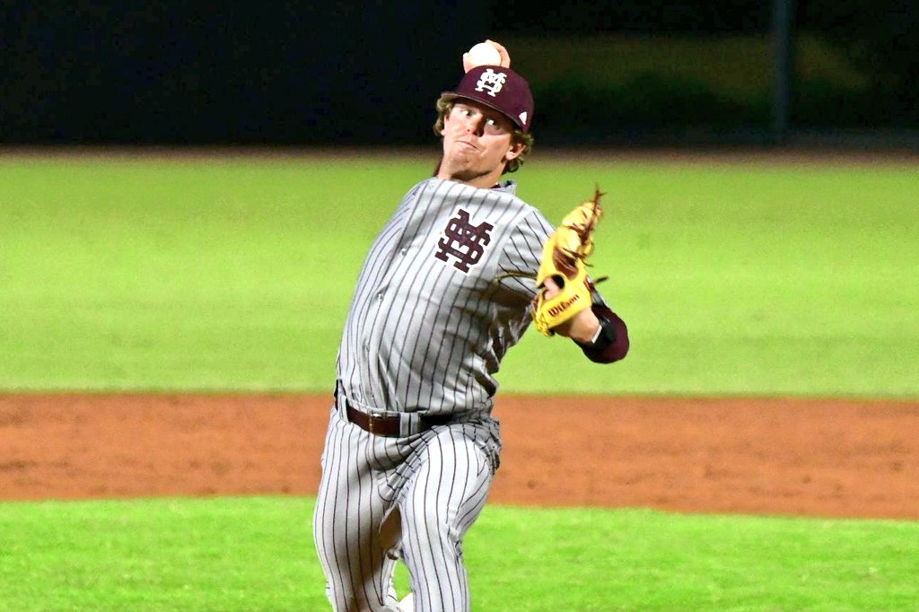Good looks tonight at 2 key returning arms for @HailStateBB: Cade Smith was 92-94 with a very good power curve at 79-81 and a quality slider. Parker Stinnett sat 92, fanned the side in order, spinning that wicked slide piece. He works so darn fast I had no time to get a photo.