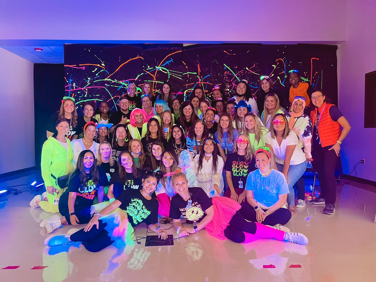 MissSherali's tweet photo. best. day. ever. 💚❤️💙 @LiscanoElem GLOW DAY was full of fun, engaging learning and the biggest smiles! The power of a little #extra glow! ✨

#rockyourschool #getyourteachon #LiscanoEXTRA5 #FISDWeareOne https://t.co/Zo4RUeTCDd