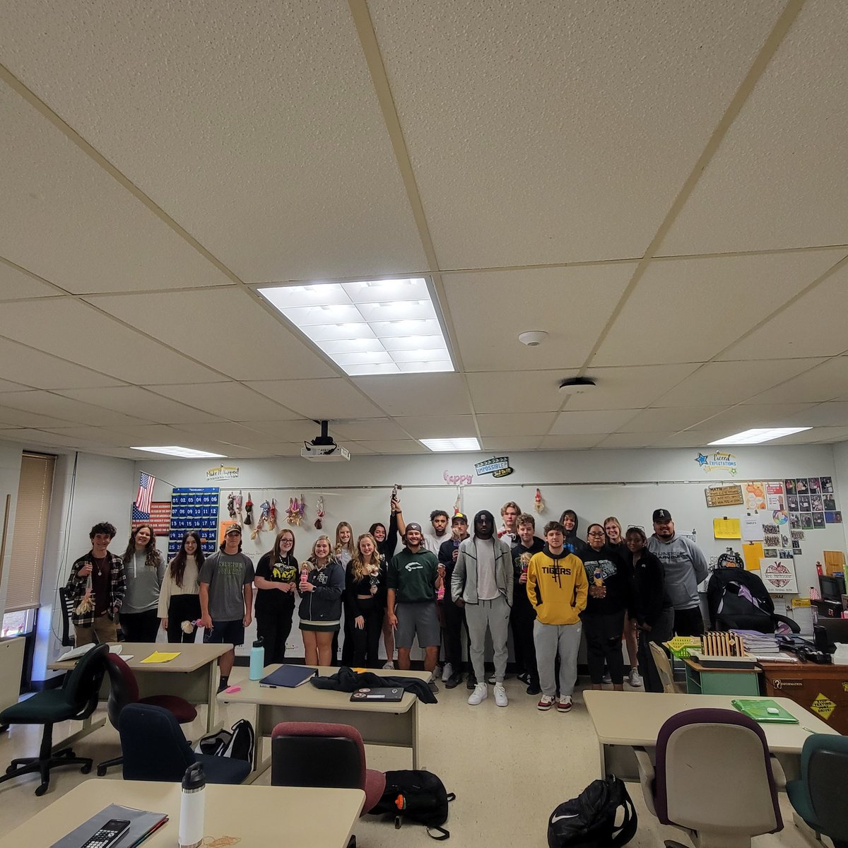 melvanhooser's tweet photo. 6th and 5th hour Stats ready to bungee jump! https://t.co/HWGYQPxrE2